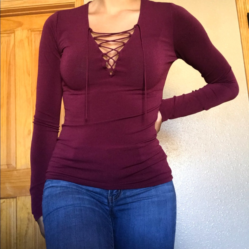 Maroon express tie up top